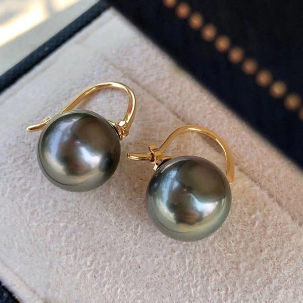 Genuine 18 karat gold solid earring hoops,Au750 stamped gold with natural tahitian black saltwater pearls, round green luster, 75% of gold