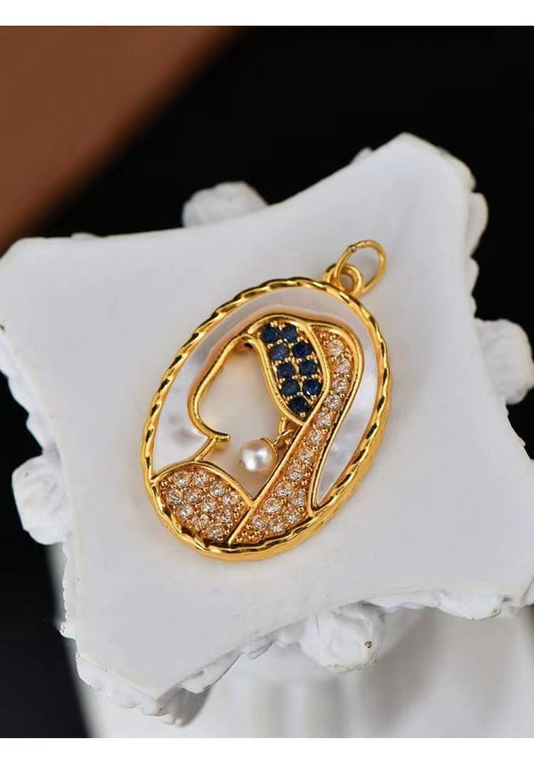 25mm X 17mm 18K gold solid girl Oval shape large pendant. Mother of pearl pendant, 18K gold Gold charm, stamped Au750, 75% of gold