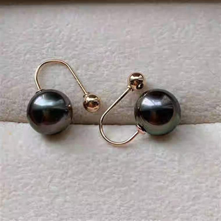 Genuine 18Kgold solid earring studs Au750 stamped gold with natural Tahitian black salt water pearls, 75% of gold