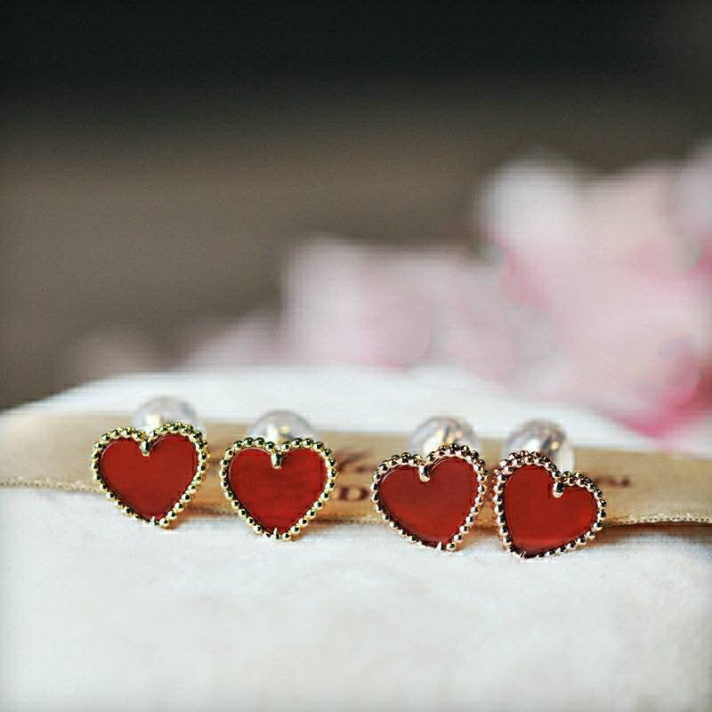 Genuine 18k gold solid heart earring studs. 18K Yellow gold,  Au750 stamped, 75% of gold, agate  heart earring studs