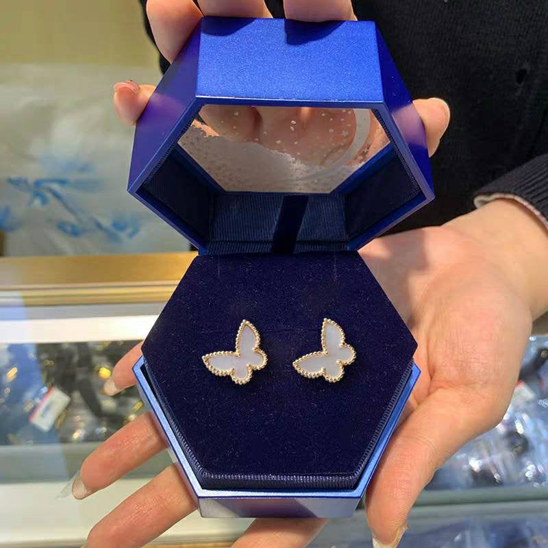 Genuine 18k gold solid butterfly earring studs. 18K gold butterfly earring,Au750 stamped,75% of gold, 18K agate, mother of pearl