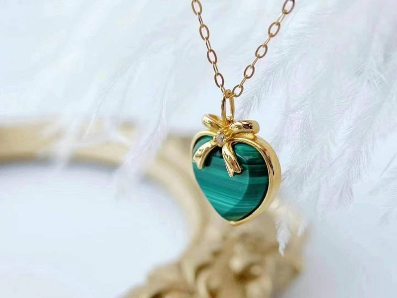 Genuine 18K gold solid fine chain, stamped Au750, 75% of gold, 18K gold pendant with green heart pendant charm, necklace set